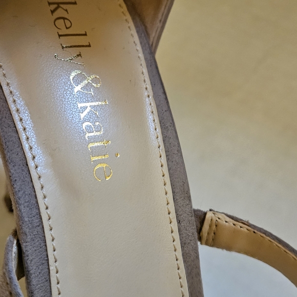 Kelly & Katie Heels - Picture 10 of 14